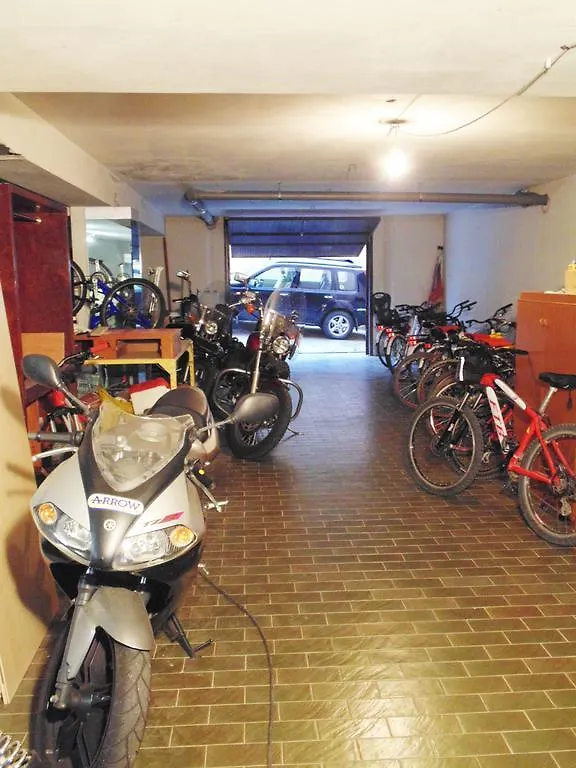 Vakantiehuis Appartamenti E Camere Ai Parchi Lazise