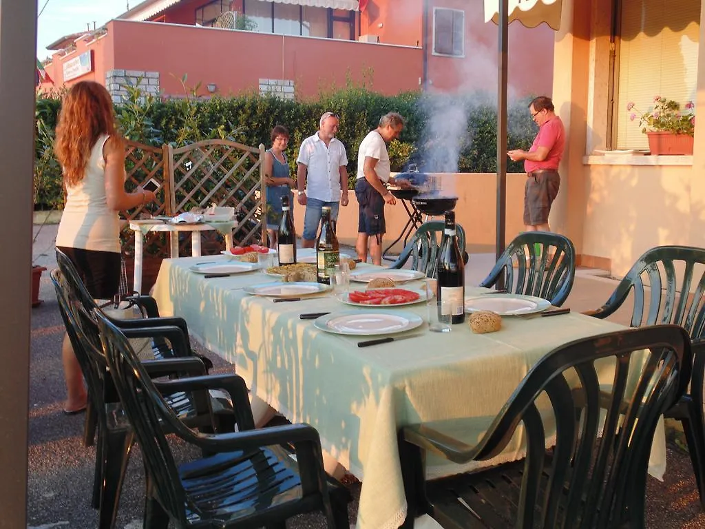 Vakantiehuis Appartamenti E Camere Ai Parchi Lazise