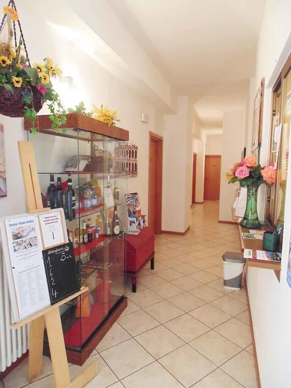 Appartamenti E Camere Ai Parchi Lazise Italië