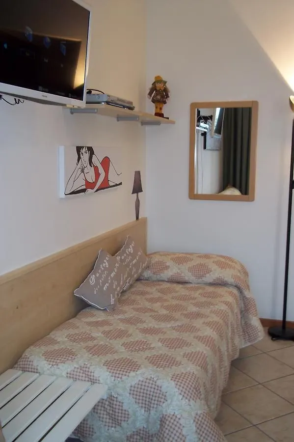 Vakantiehuis Appartamenti E Camere Ai Parchi Lazise